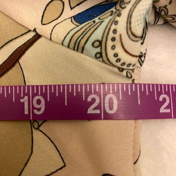 Ava Christine Beige‎ and Blue Popover Flowy Top with 3/4 Sleeves Sz L - Picture 11 of 13